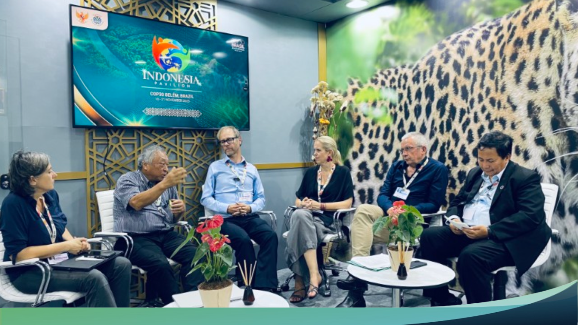 Panel discussion during the event: Integrating Peatland Restoration and FOLU within the Global Carbon Market Framework